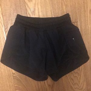 Lululemon tracker shorts size 4